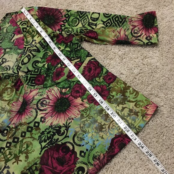 Y2K 'Save The World' Retro Flowers + Text Printed Mesh Top - Picture 15 of 16